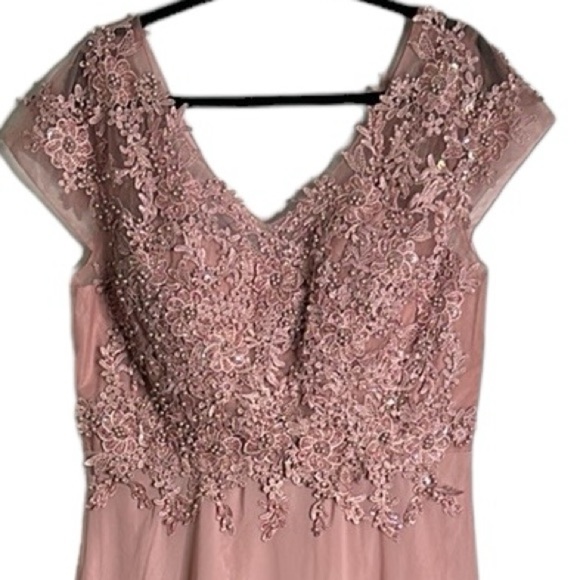 Sublime collection dusty pink beaded lace saffron maxi formal dress size L - Picture 3 of 14
